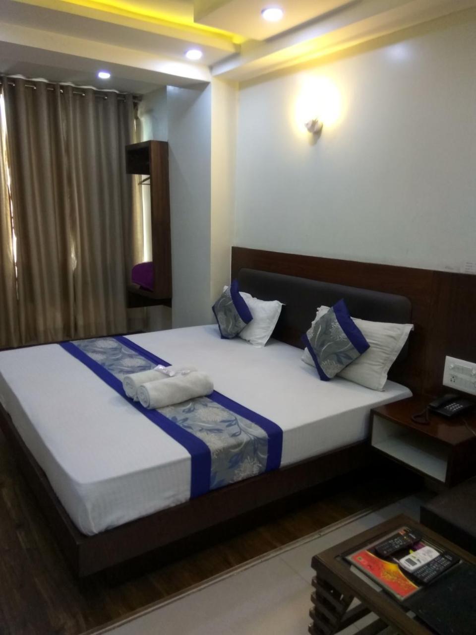 Hotel Le Mem Delhi  Exteriör bild