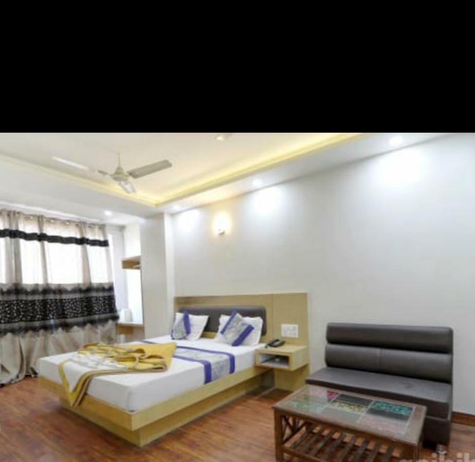Hotel Le Mem Delhi  Exteriör bild