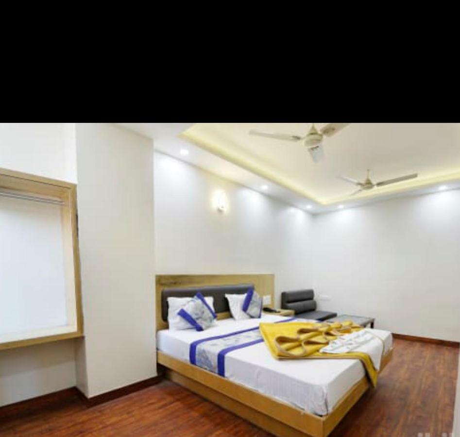 Hotel Le Mem Delhi  Exteriör bild