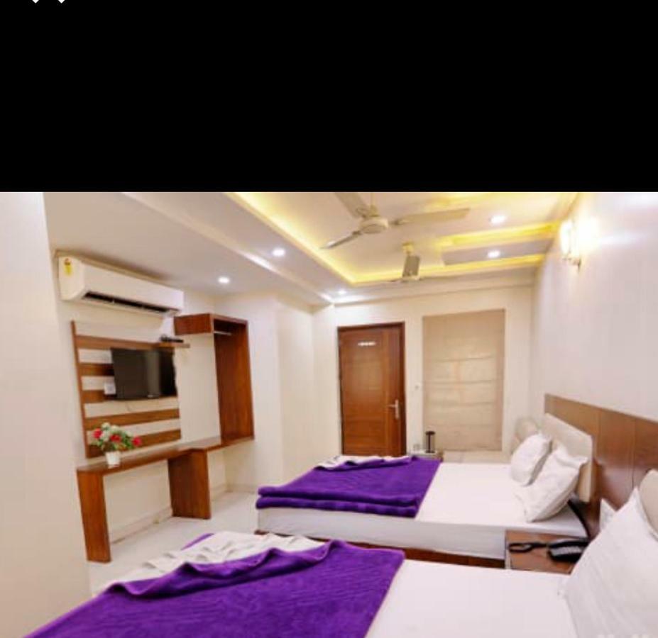 Hotel Le Mem Delhi  Exteriör bild