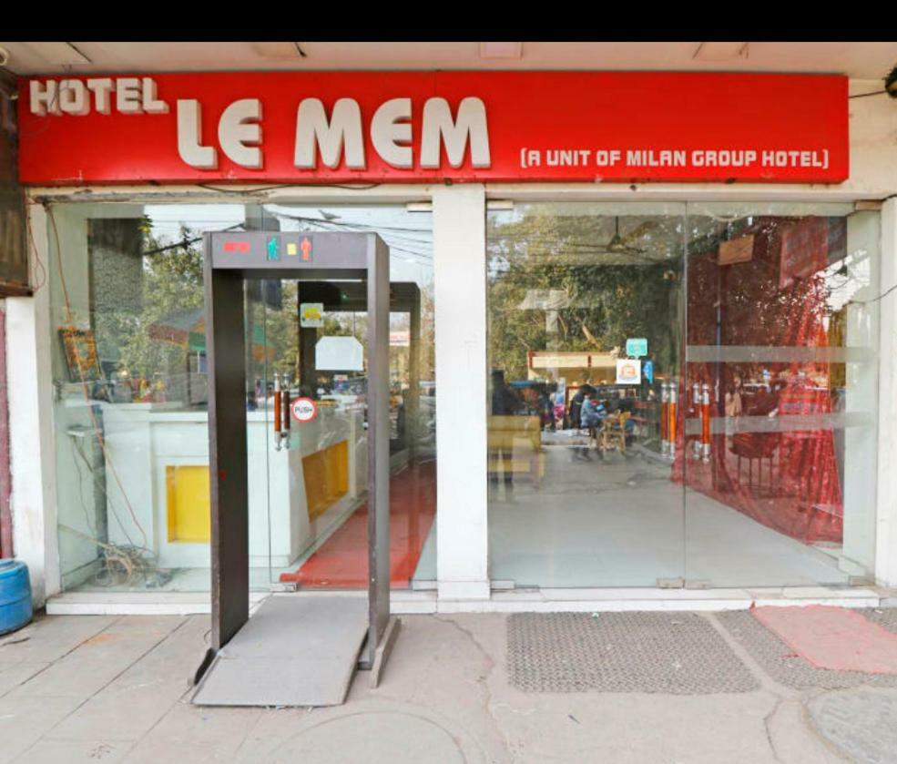Hotel Le Mem Delhi  Exteriör bild